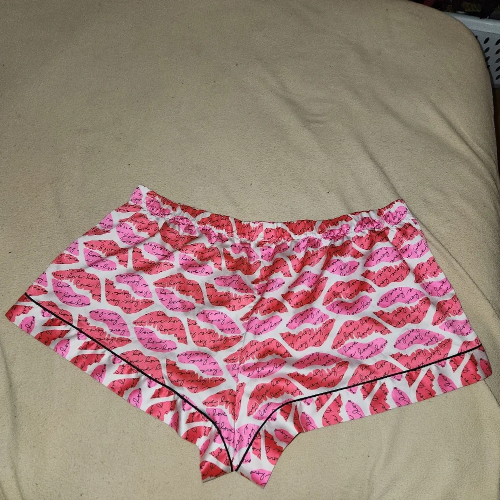 Victoria’s Secret Satin Kiss Print Pajama Shorts - Love Script Size XL